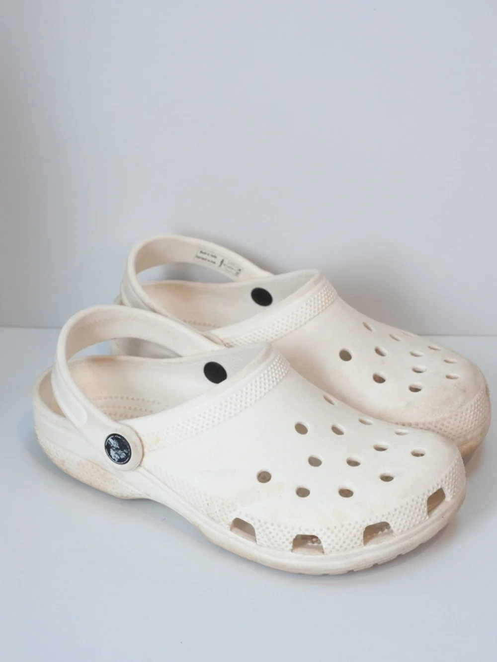 Used Kids Classic Crocs in White Size J2